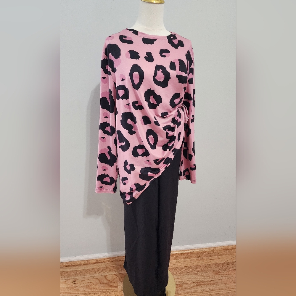 NWOT Casual Pants Set Pink Leopard Print Top Black Pants Size 2XL